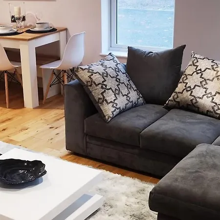 New Ground Floor Apartment, 4 Mins Walk To Beach-2